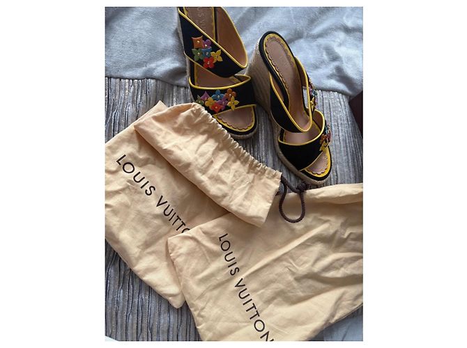 Sandali espadrillas con zeppa Louis Vuitton in tela nera con decorazioni floreali Nero Multicolore - vista 3