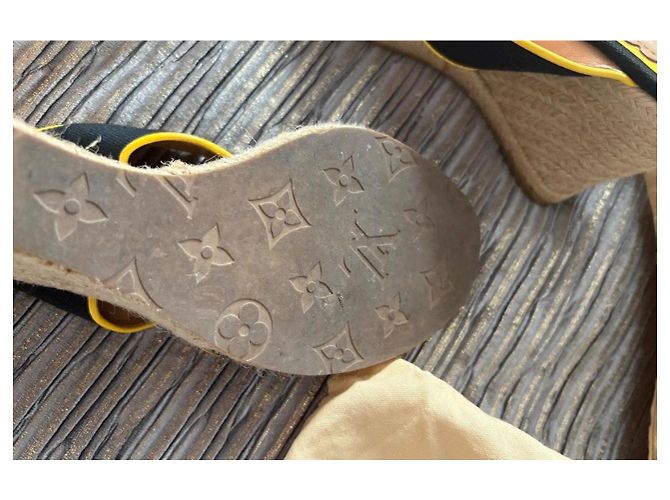 Sandali espadrillas con zeppa Louis Vuitton in tela nera con decorazioni floreali Nero Multicolore - vista 4