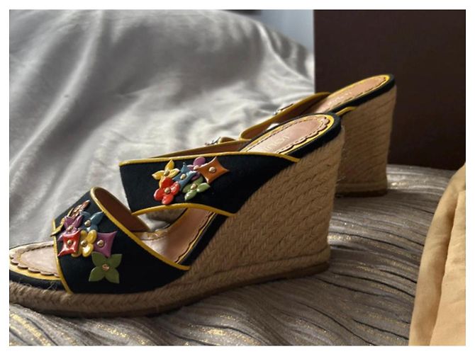 Sandali espadrillas con zeppa Louis Vuitton in tela nera con decorazioni floreali Nero Multicolore - vista 6