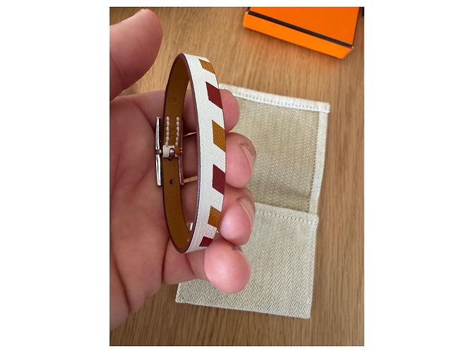 Hermès Be Happy leather bracelet size 5 Brown White Golden - view 2