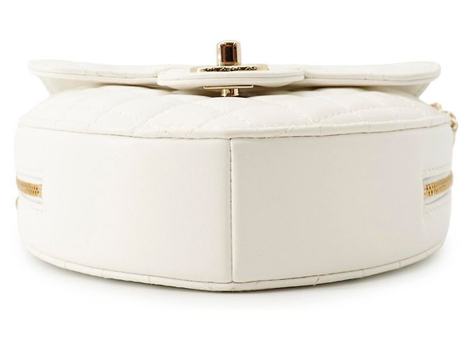 Borsa a tracolla Chanel Matelassé a forma di cuore Bianco - vista 3