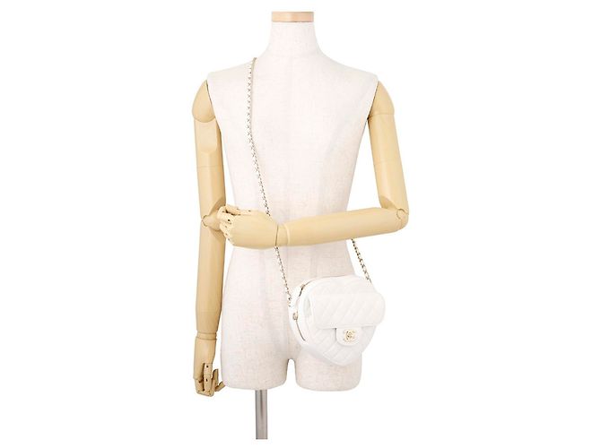 Borsa a tracolla Chanel Matelassé a forma di cuore Bianco - vista 4