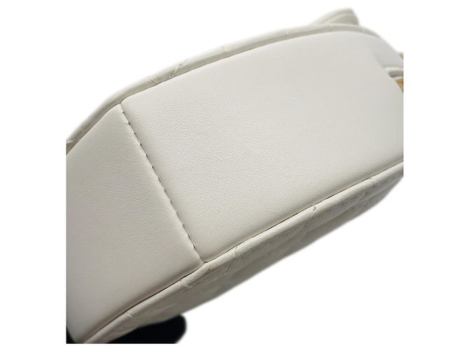 Borsa a tracolla Chanel Matelassé a forma di cuore Bianco - vista 8