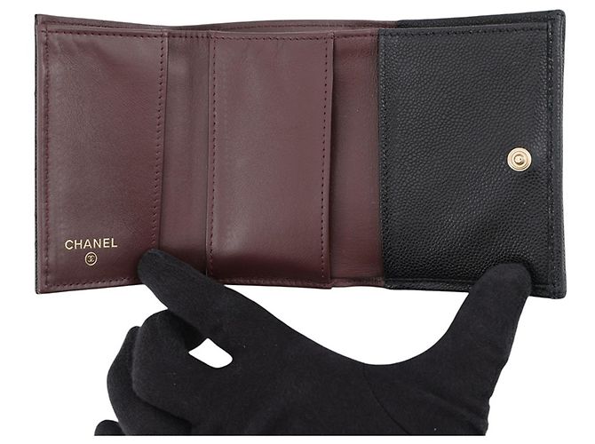 Chanel Matelassé Tri-Fold Wallet in Black Schwarz - Ansicht 4