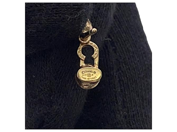 Chanel Coco Ohrstecker mit Kunstperlen Golden - Ansicht 8