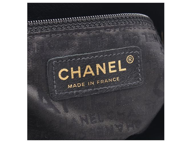 Tote Chanel in pelle d'agnello nera con logo Camelia in rilievo Nero - vista 4