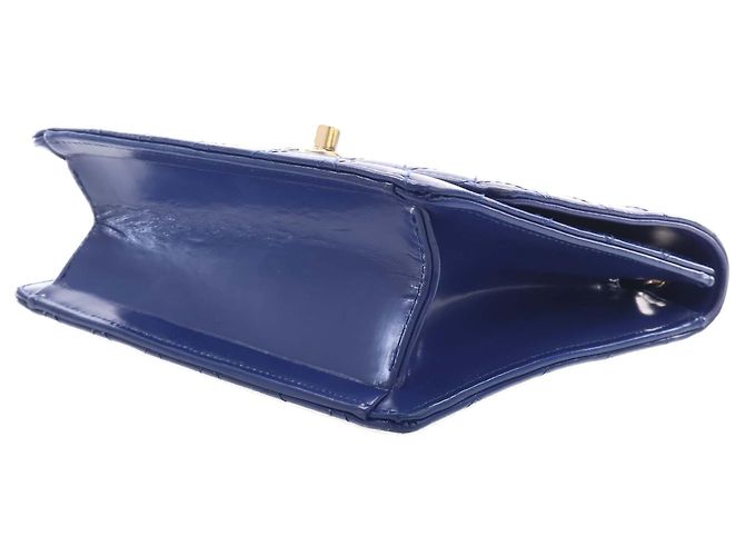 Chanel Blue CC Quilted Patent Square Flap - vista 7