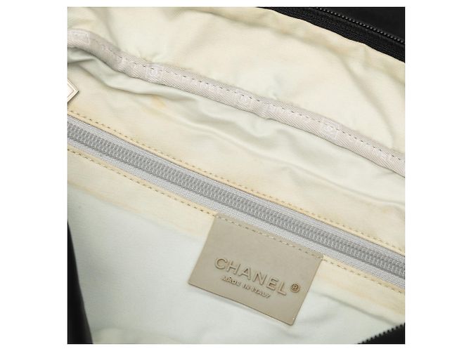 Borsa a tracolla Chanel Black CC Quilted Nylon Sports Line Nero - vista 6