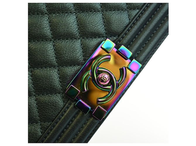 Chanel Green Old Medium Quilted Iridescent Goatskin Rainbow Hardware Boy Flap Verde - vista 10