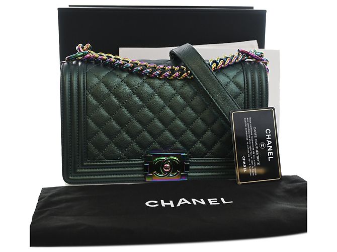 Chanel Green Old Medium Quilted Iridescent Goatskin Rainbow Hardware Boy Flap Verde - vista 12
