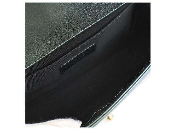 Chanel Green Old Medium Quilted Iridescent Goatskin Rainbow Hardware Boy Flap Verde - vista 4