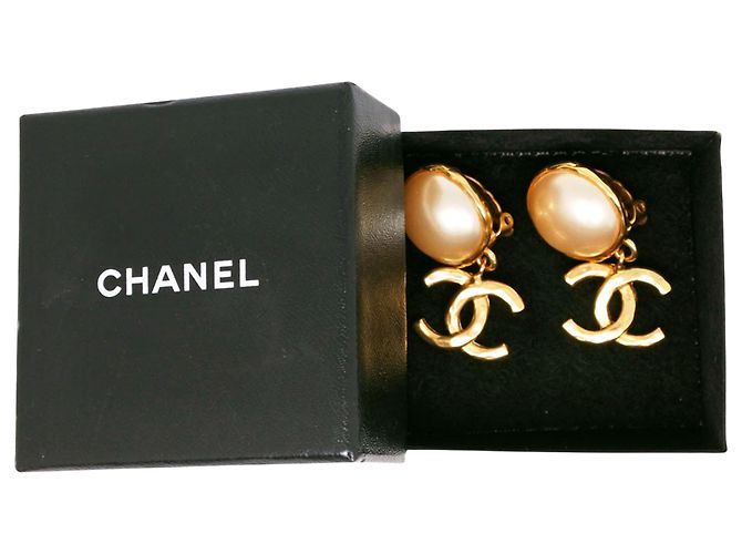 Orecchini a clip Chanel Gold CC placcati oro con perle sintetiche D'oro - vista 4