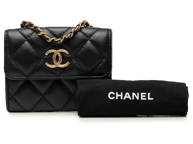 Chanel Kartenetui mit Kette aus schwarzem gestepptem Lammleder CC - Ansicht 7