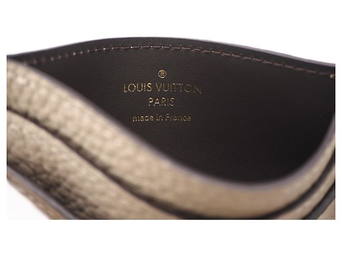 Tarjetero Louis Vuitton de piel Taurillon Beige - vista 10