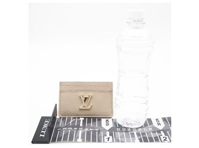 Tarjetero Louis Vuitton de piel Taurillon Beige - vista 3
