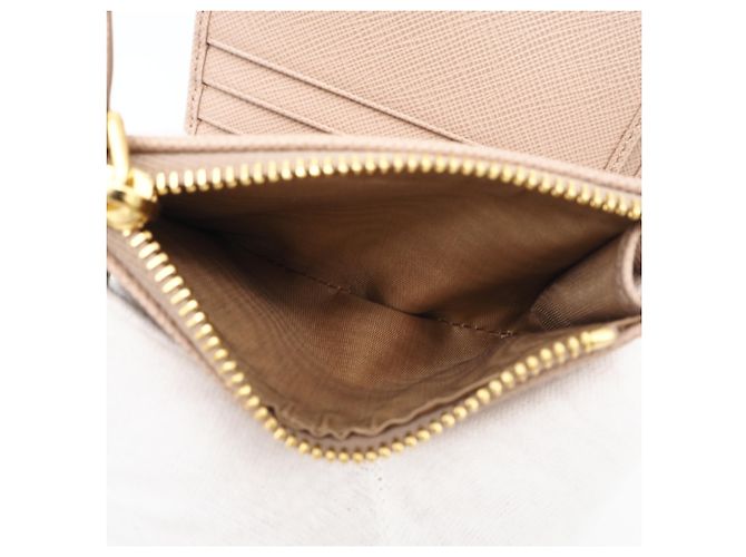 Billetera bi-fold Prada Saffiano Triangle Beige - vista 12