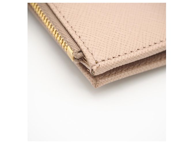 Billetera bi-fold Prada Saffiano Triangle Beige - vista 9