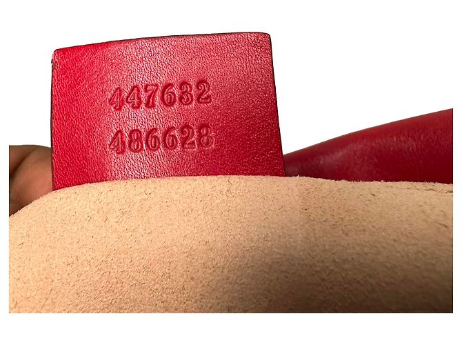 Picca borsa a tracolla Gucci Marmont matelassé in pelle rossa Rosso - vista 10