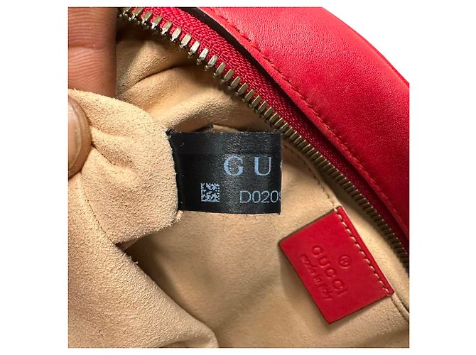 Picca borsa a tracolla Gucci Marmont matelassé in pelle rossa Rosso - vista 11