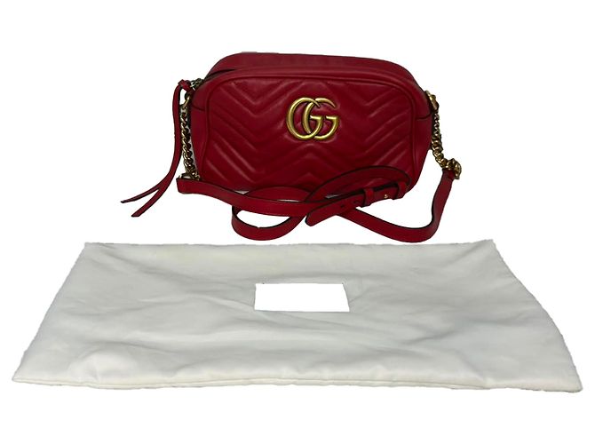 Picca borsa a tracolla Gucci Marmont matelassé in pelle rossa Rosso - vista 13