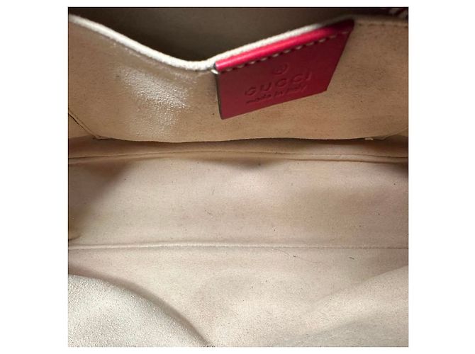 Picca borsa a tracolla Gucci Marmont matelassé in pelle rossa Rosso - vista 8