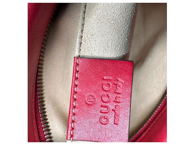 Picca borsa a tracolla Gucci Marmont matelassé in pelle rossa Rosso - vista 9