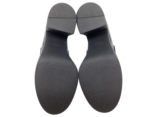 Mocassini con tacco e logo Prada in pelle nera Nero - vista 6