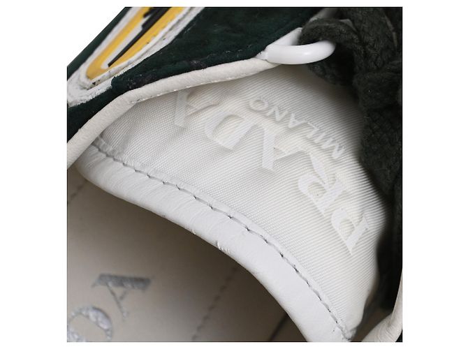 Baskets Prada Milano 70 en daim vert - vue 15
