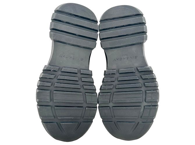 Sneakers Givenchy Spectre traforate in pelle nera Nero - vista 10