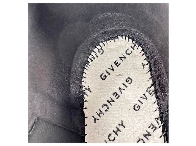 Sneakers Givenchy Spectre traforate in pelle nera Nero - vista 19