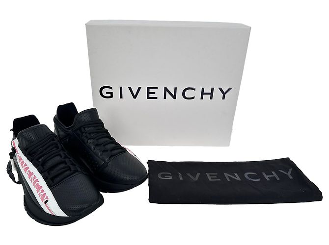 Sneakers Givenchy Spectre traforate in pelle nera Nero - vista 21
