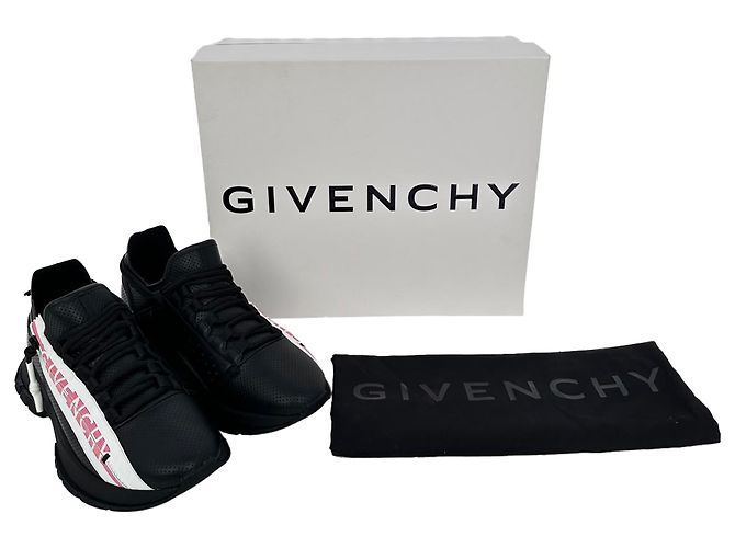 Sneakers Givenchy Spectre traforate in pelle nera Nero - vista 22