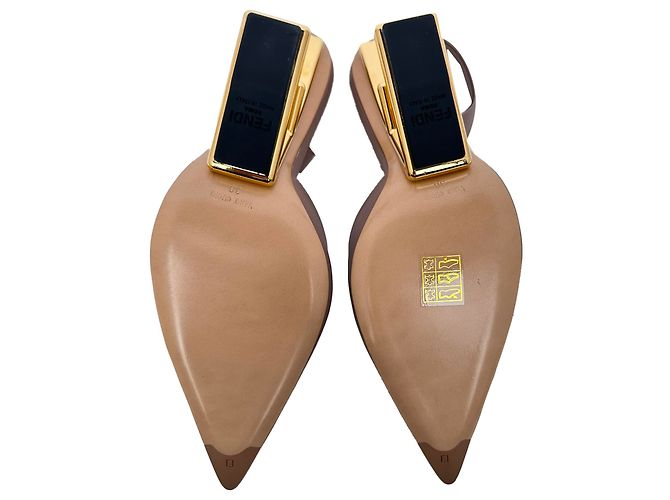 Fendi First Slingback Pumps aus beigem Kalbsleder - Ansicht 13