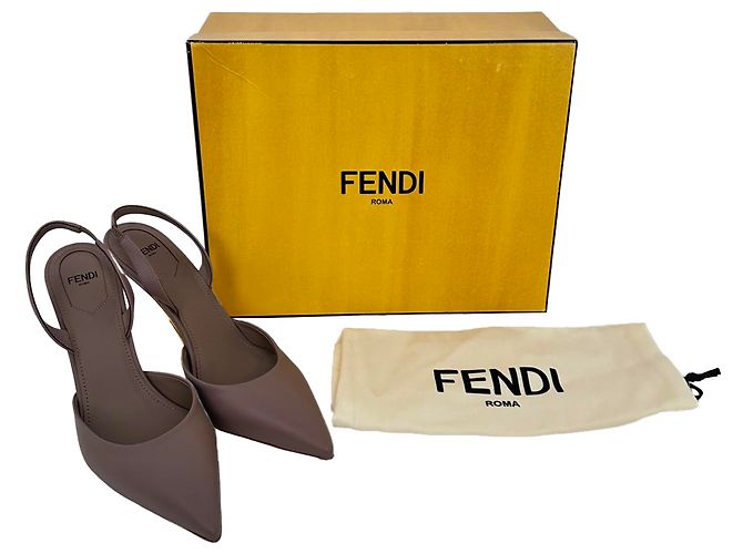 Fendi First Slingback Pumps aus beigem Kalbsleder - Ansicht 15