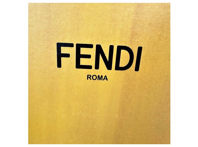 Fendi First Slingback Pumps aus beigem Kalbsleder - Ansicht 17