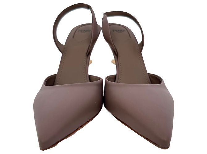Fendi First Slingback Pumps aus beigem Kalbsleder - Ansicht 2