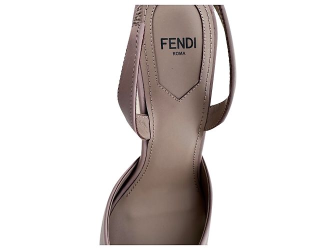 Fendi First Slingback Pumps aus beigem Kalbsleder - Ansicht 8
