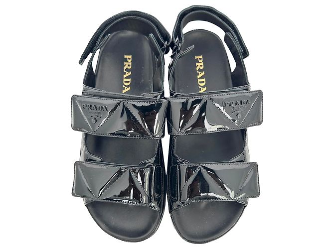 Prada gesteppte Slingback-Sport-Sandalen aus schwarzem Lackleder - Ansicht 5