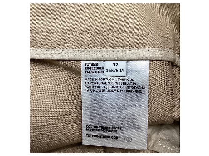 Falda corta línea A con cinturón Totême en algodón beige - vista 4