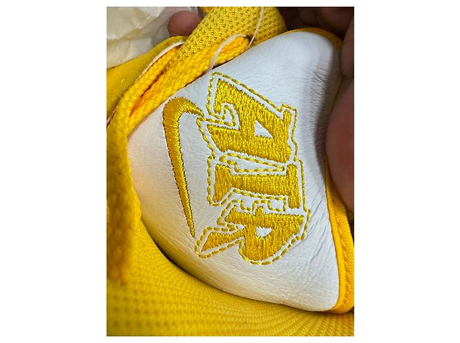 Off White Sneakers Nike x Off-White Air Force 1 Mid SP in pelle White e Varsity Maize Giallo Cammello - vista 18