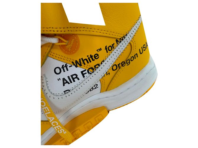 Off White Sneakers Nike x Off-White Air Force 1 Mid SP in pelle White e Varsity Maize Giallo Cammello - vista 5