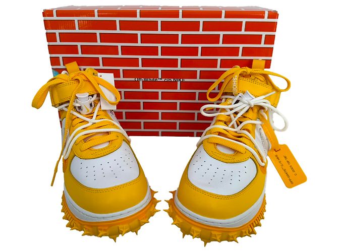 Off White Sneakers Nike x Off-White Air Force 1 Mid SP in pelle White e Varsity Maize Giallo Cammello - vista 9