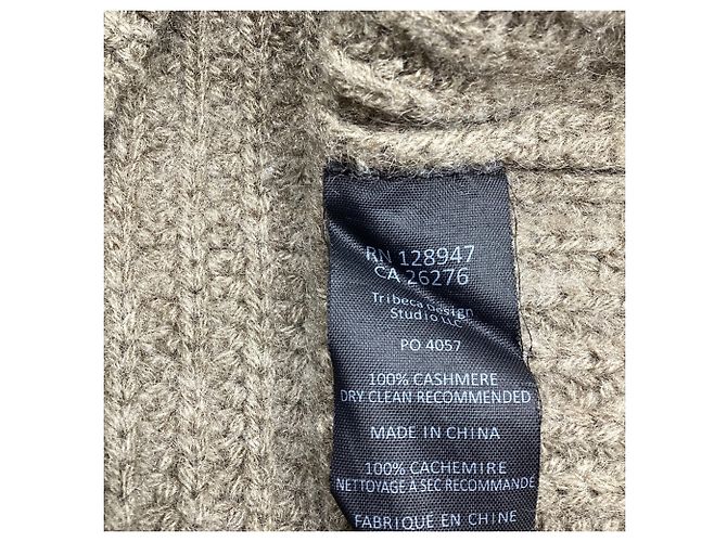 Nili Lotan V-Ausschnitt Zopfstrickpullover aus braunem Kaschmir - Ansicht 5