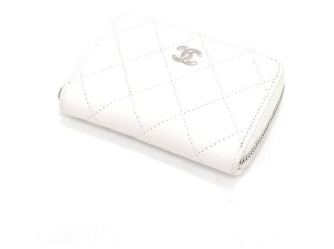 Chanel Portacarte con zip CC classico in Caviar bianco argento - vista 8