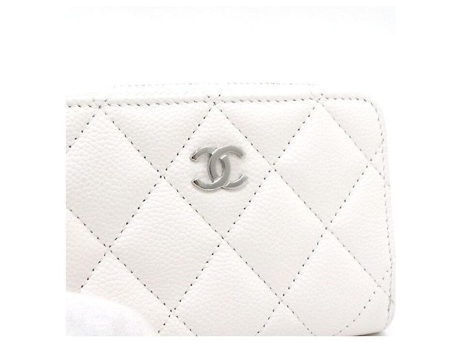 Chanel Portacarte con zip CC classico in Caviar bianco argento - vista 9