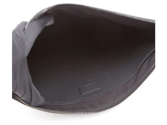 Louis Vuitton Borsa a pochette in pelle Monogram Shadow Nera - vista 11