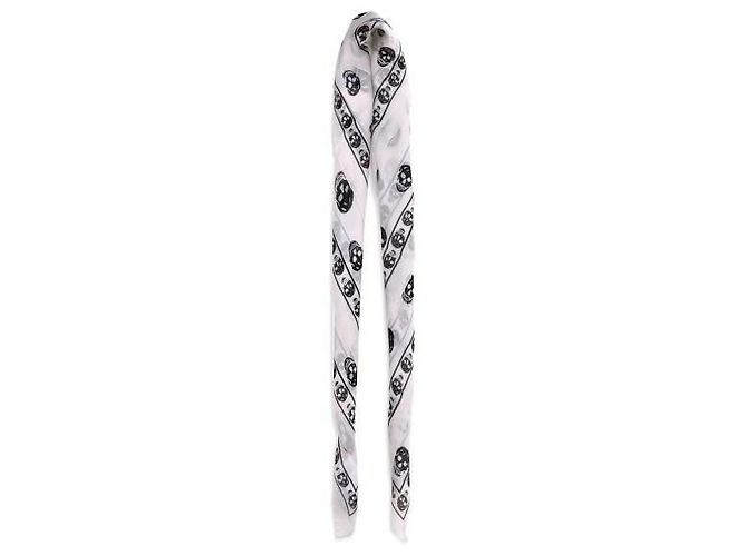 Alexander Mcqueen Foulard in chiffon di seta con teschio Marrone - vista 5