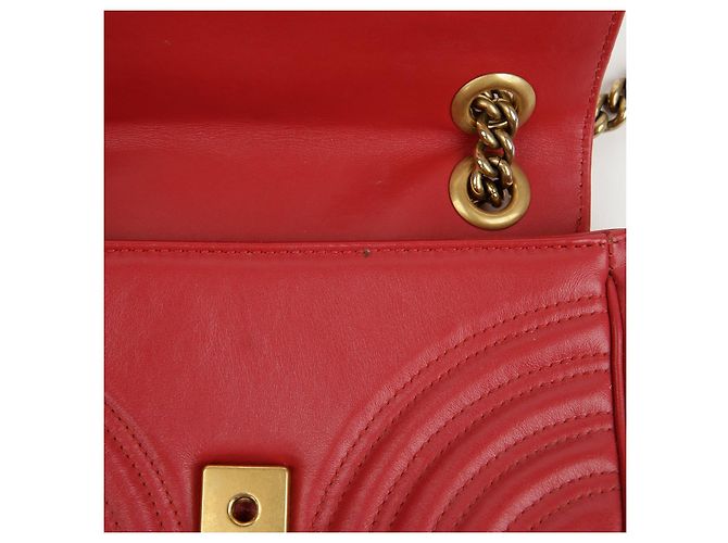 Gucci Mini bolso de hombro GG Marmont matelassé rojo - vista 16
