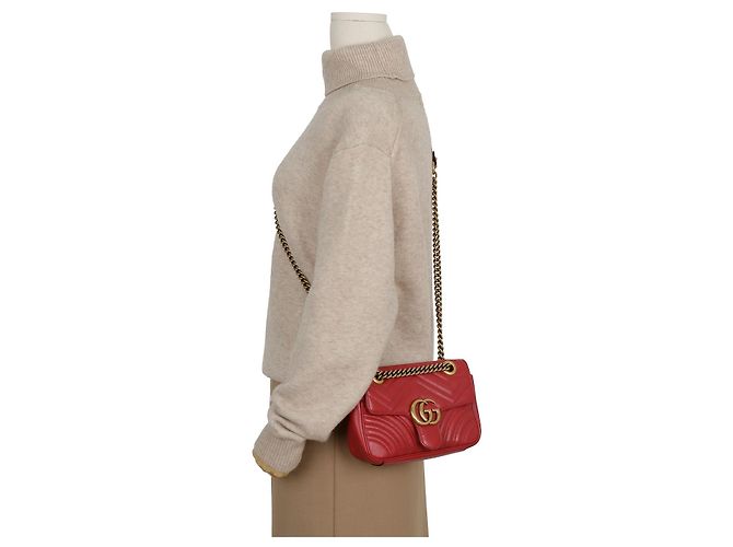 Gucci Mini bolso de hombro GG Marmont matelassé rojo - vista 18
