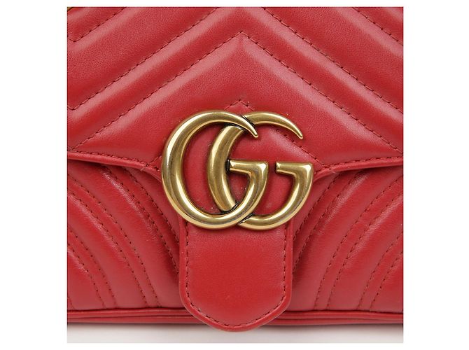 Gucci Mini bolso de hombro GG Marmont matelassé rojo - vista 2